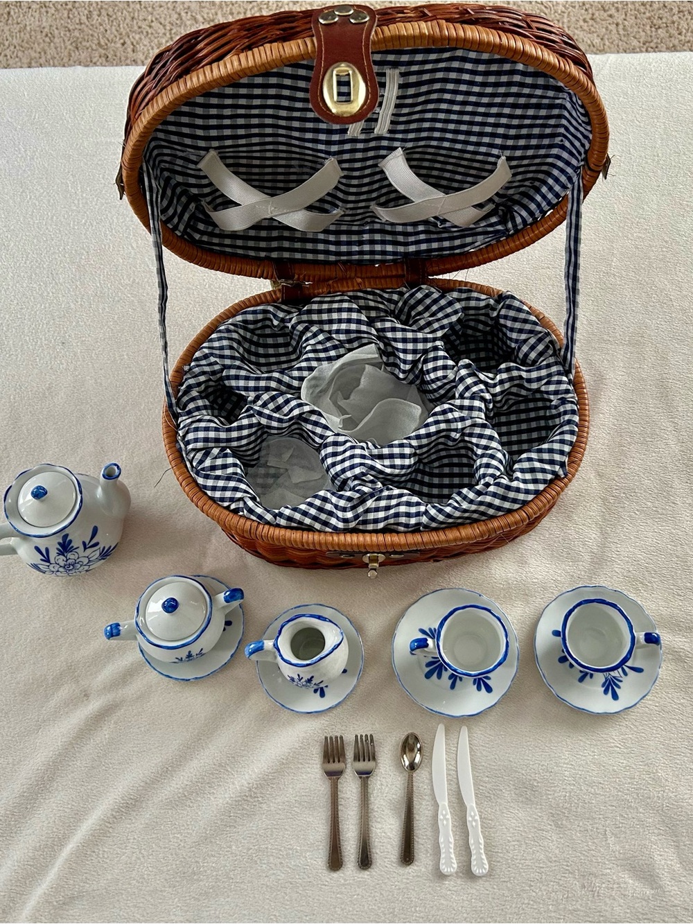 Play mini ceramic Blue-and-White Tea Set with Wicker Basket